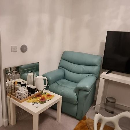 Large Room With Netflix นิวเฮเวน ภายนอก รูปภาพ