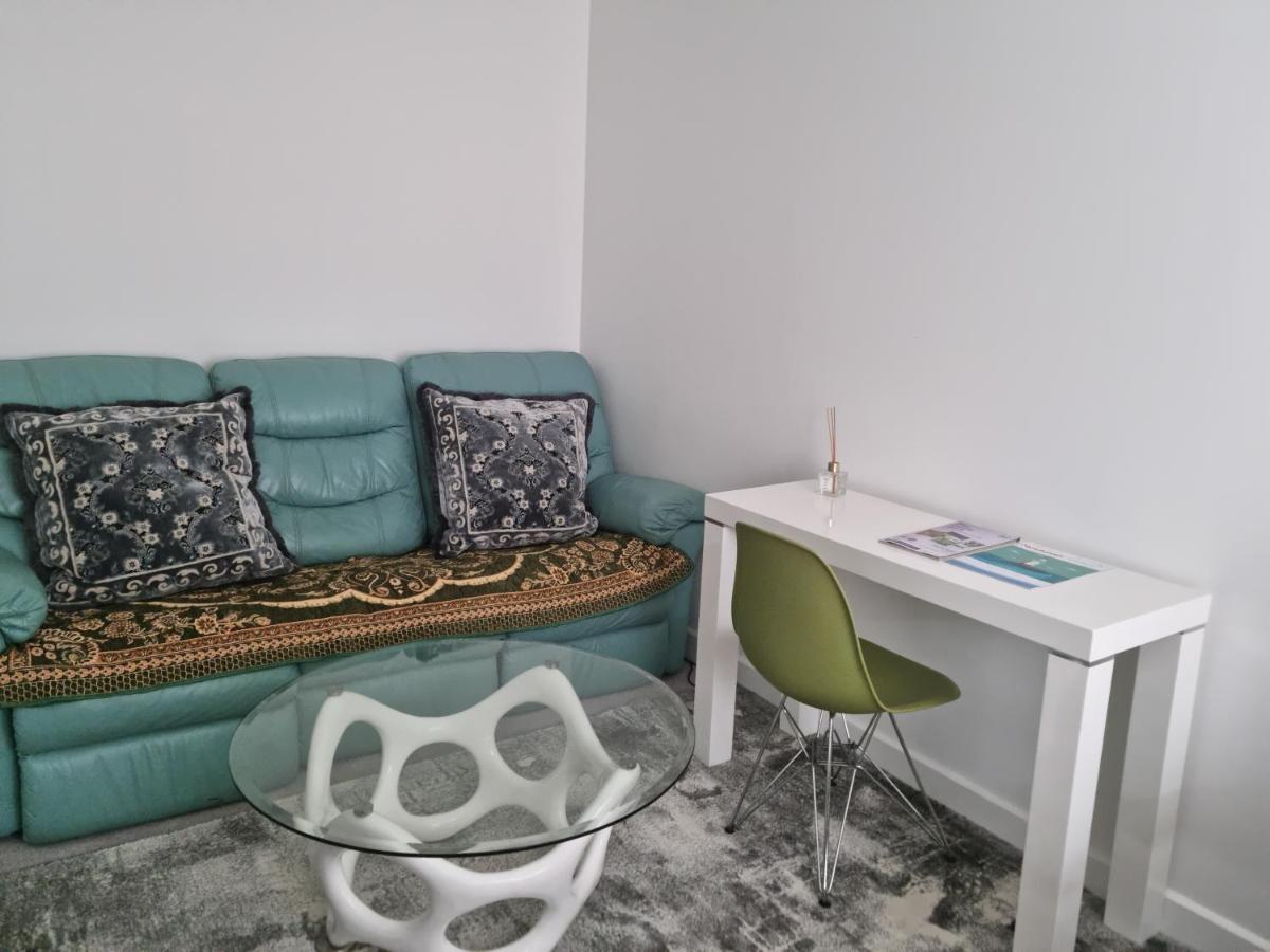 Large Room With Netflix นิวเฮเวน ภายนอก รูปภาพ